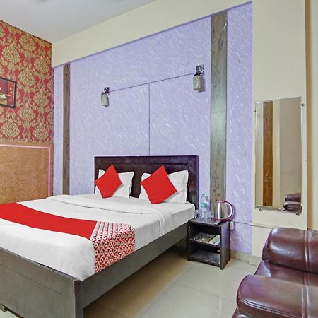 Hotel O Glorious Stayz نويدا المظهر الخارجي الصورة