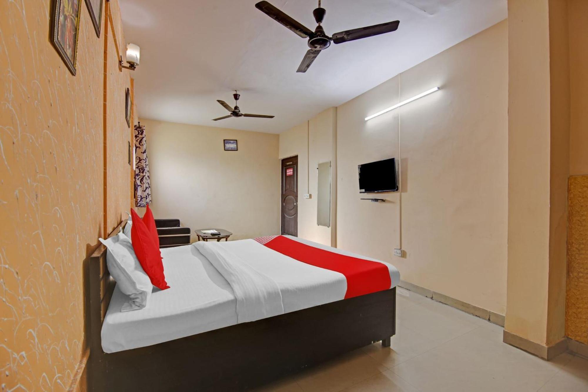 Hotel O Glorious Stayz نويدا المظهر الخارجي الصورة