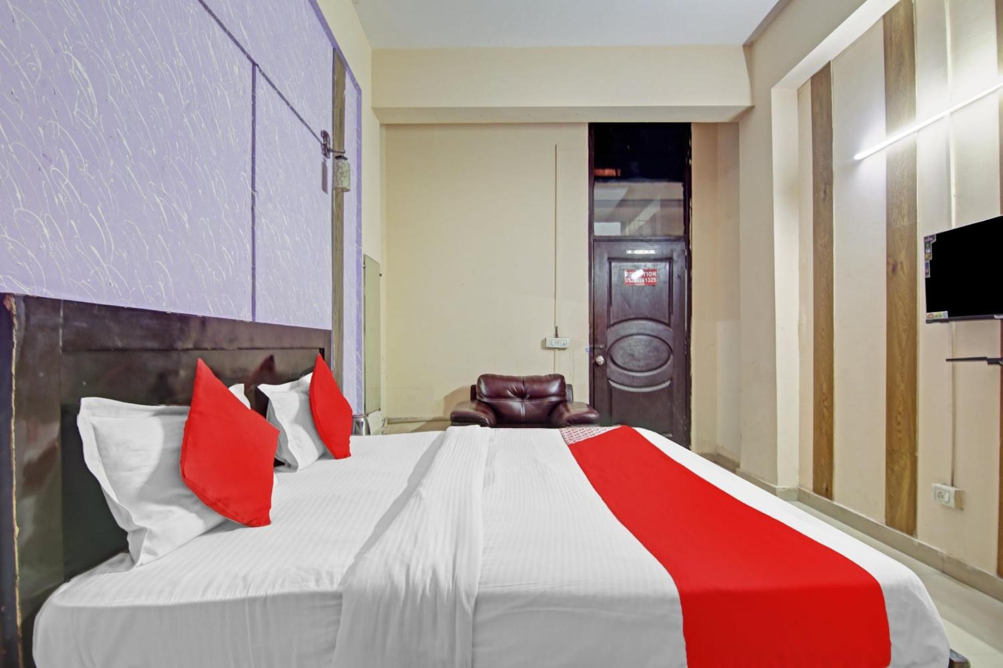 Hotel O Glorious Stayz نويدا المظهر الخارجي الصورة