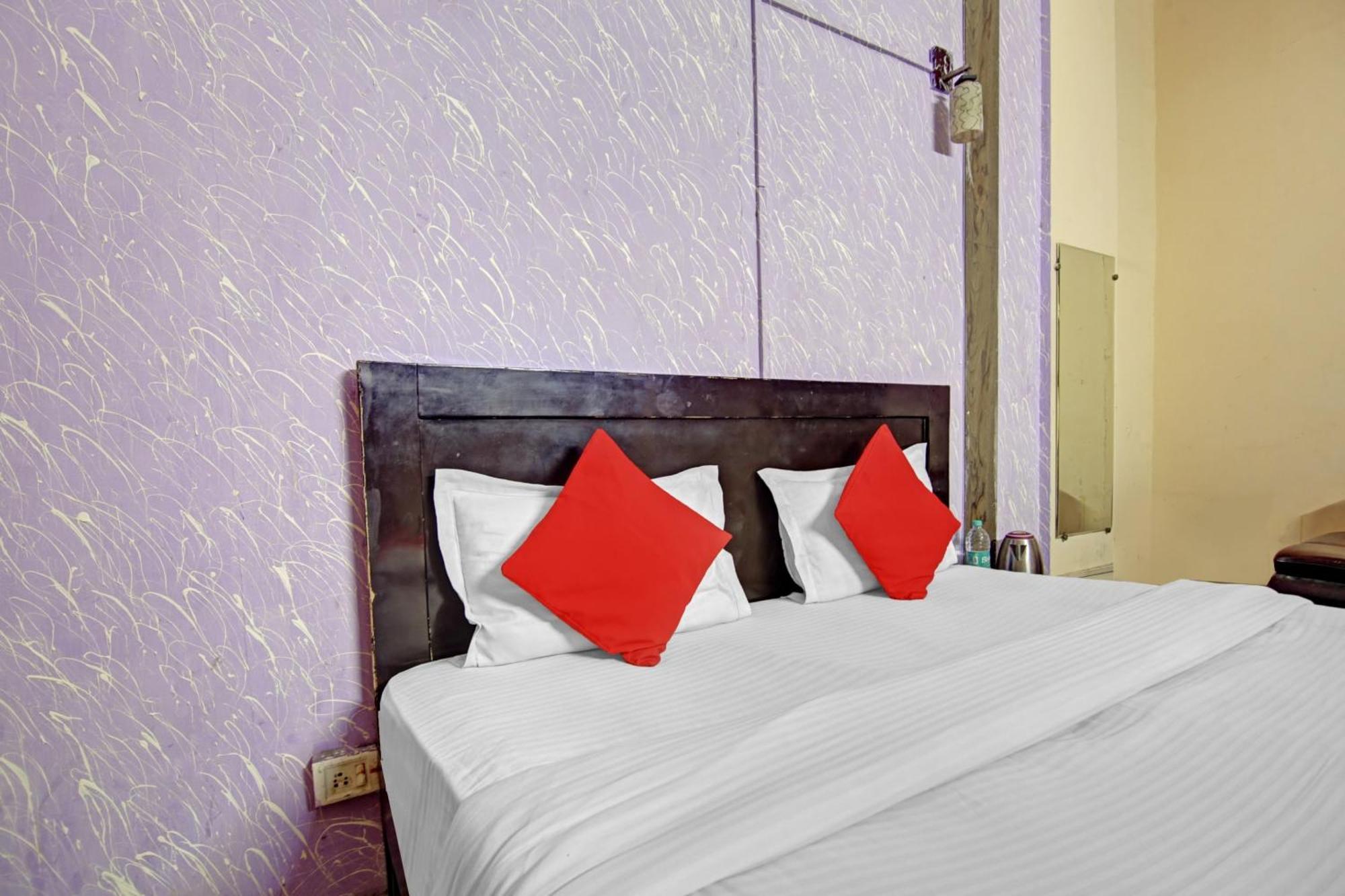 Hotel O Glorious Stayz نويدا المظهر الخارجي الصورة