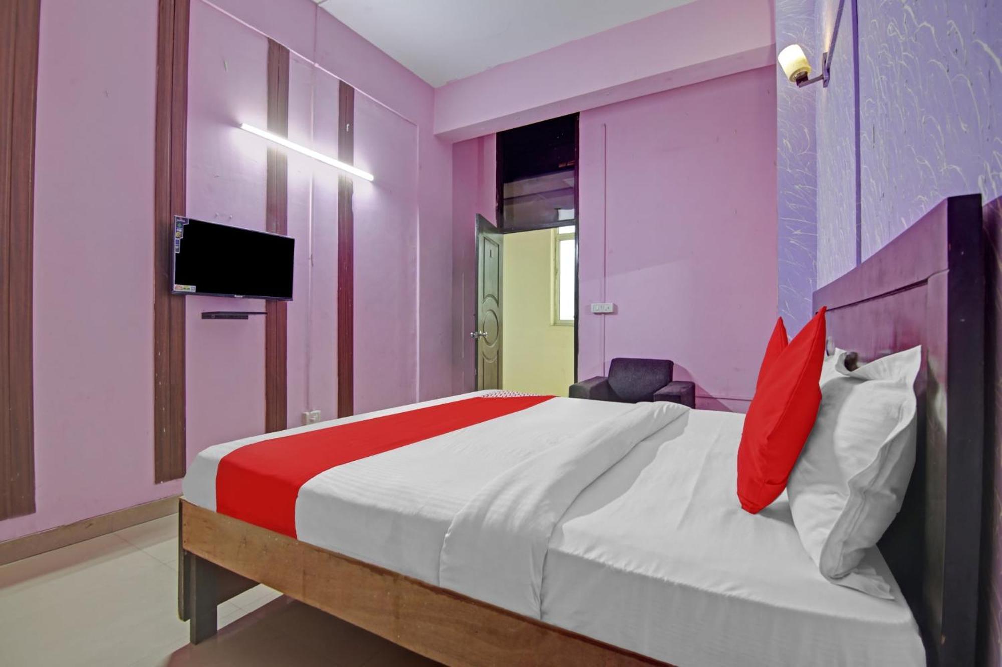Hotel O Glorious Stayz نويدا المظهر الخارجي الصورة