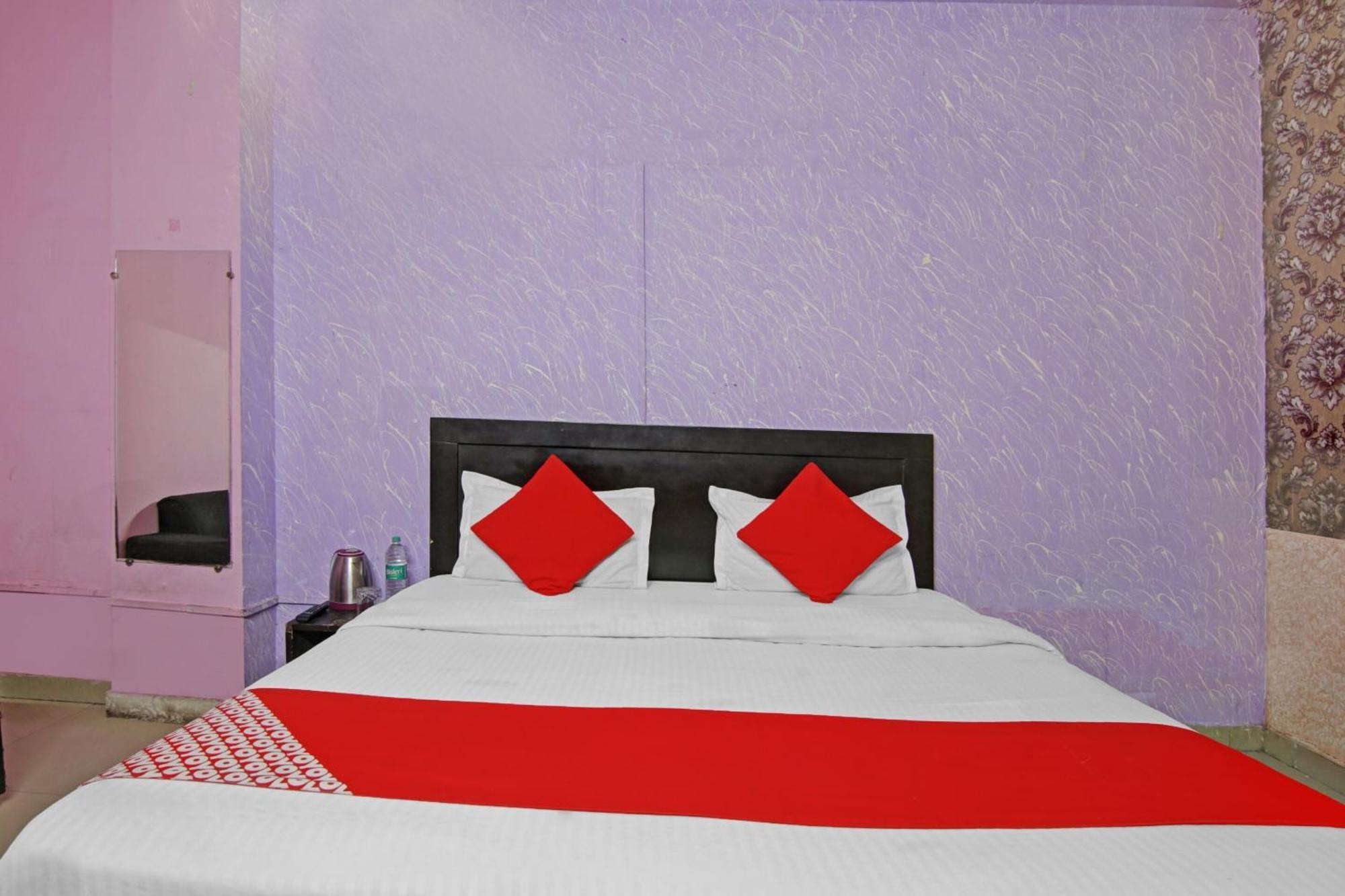 Hotel O Glorious Stayz نويدا المظهر الخارجي الصورة